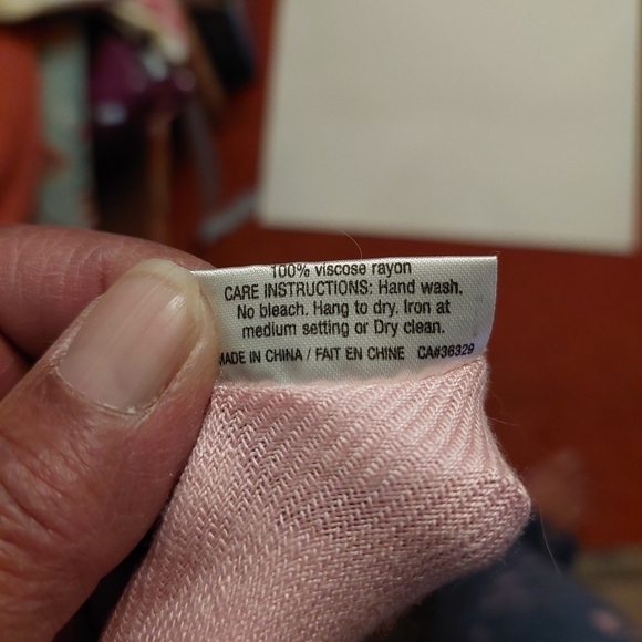 Vintage* Pink Viscose Avon Shawl/Scarf - Picture 6 of 6